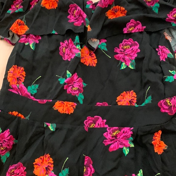 Torrid - BLACK FLORAL OFF SHOULDER CHALLIS JUMPSUIT - Picture 4 of 5
